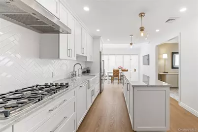 22 Delaware Avenue, Jericho, NY 11753 - Photo 5