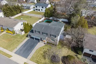 22 Delaware Ave, Jericho, NY 11753 - Photo 3