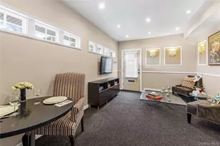 22 Delaware Ave, Jericho, NY 11753 - Photo 17