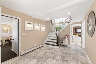 22 Delaware Ave, Jericho, NY 11753 - Photo 15