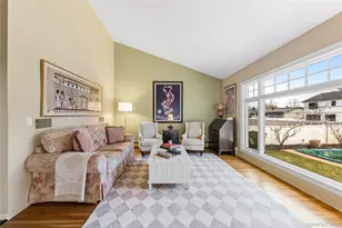 22 Delaware Ave, Jericho, NY 11753 - Photo 11