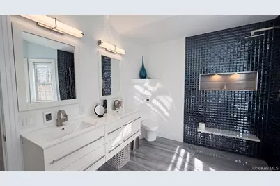 110 Willow Wood Drive, Oakdale, NY 11769 - Photo 27