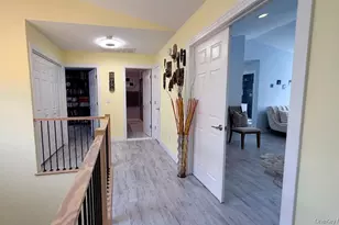 110 Willow Wood Dr, Oakdale, NY 11769 - Photo 17