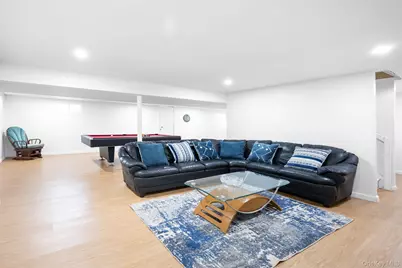 15 Alexander Drive, Syosset, NY 11791 - Photo 11