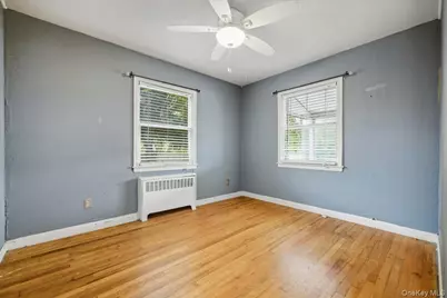 215 W Granada Avenue, Lindenhurst, NY 11757 - Photo 13