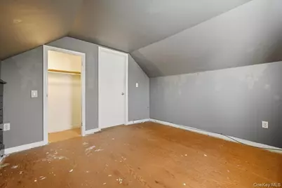 215 W Granada Avenue, Lindenhurst, NY 11757 - Photo 17