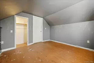 215 W Granada Ave, Lindenhurst, NY 11757 - Photo 17