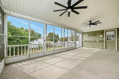 215 W Granada Avenue, Lindenhurst, NY 11757 - Photo 19