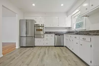 7 Anchorage Road, Port Washington, NY 11050 - Photo 9