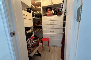 381 Marguerite Ave, Floral Park, NY 11001 - Photo 7