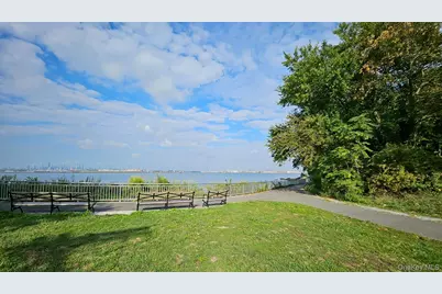 120-19 Ketch Court, College Point, NY 11356 - Photo 23