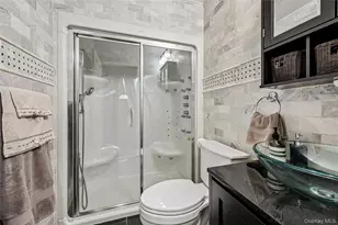 3634 Summer Dr, Wantagh, NY 11793 - Photo 15