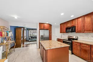 3634 Summer Dr, Wantagh, NY 11793 - Photo 9