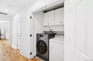 106 Morris Ave, Rockville Centre, NY 11570 - Photo 21