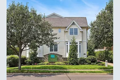 106 Morris Avenue #7, Rockville Centre, NY 11570 - Photo 1