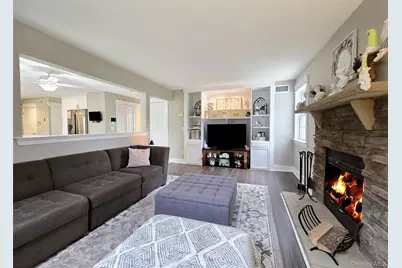 9 Keystone Court, Centereach, NY 11720 - Photo 3