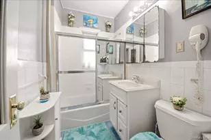 2734 Pearsall Ave, Bronx, NY 10469 - Photo 13