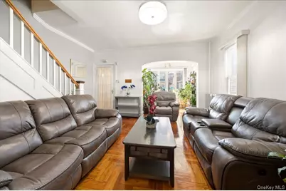 2734 Pearsall Avenue, Bronx, NY 10469 - Photo 5