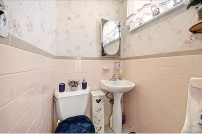 2734 Pearsall Avenue, Bronx, NY 10469 - Photo 15