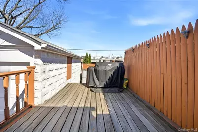 2734 Pearsall Avenue, Bronx, NY 10469 - Photo 17