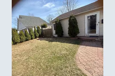 30 Tamarack Street, Central Islip, NY 11722 - Photo 3