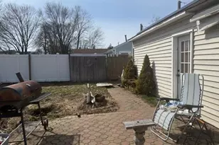 30 Tamarack St, Central Islip, NY 11722 - Photo 11