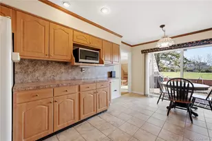 282 Helm Ln, Bay Shore, NY 11706 - Photo 15