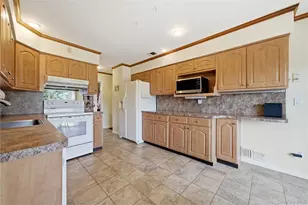 282 Helm Ln, Bay Shore, NY 11706 - Photo 11