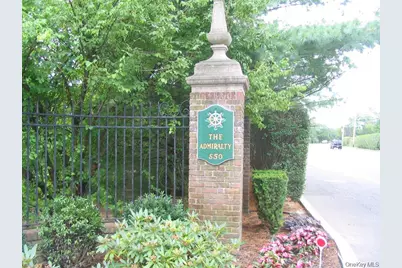 282 Helm Lane, Bay Shore, NY 11706 - Photo 47