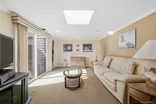 282 Helm Ln, Bay Shore, NY 11706 - Photo 17