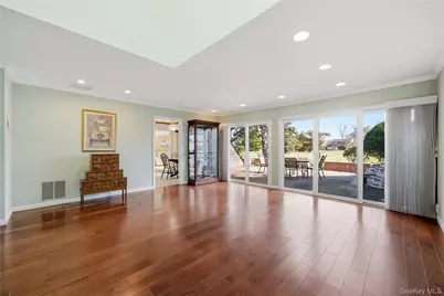 282 Helm Lane, Bay Shore, NY 11706 - Photo 7