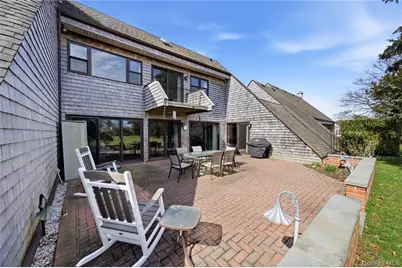 282 Helm Lane, Bay Shore, NY 11706 - Photo 33