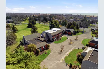 282 Helm Lane, Bay Shore, NY 11706 - Photo 35