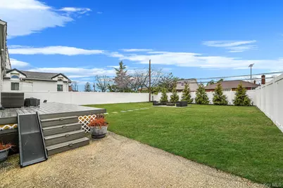 78 Emerson Avenue, Levittown, NY 11756 - Photo 27