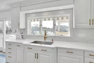 10 Beech Rd, Islip, NY 11751 - Photo 21