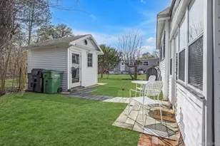 74 Maple St, East Quogue, NY 11942 - Photo 15