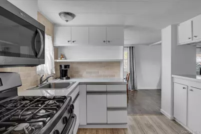 74 Maple St, East Quogue, NY 11942 - Photo 5