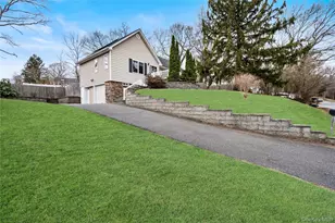 52 Hewlett Dr, Sound Beach, NY 11789 - Photo 3