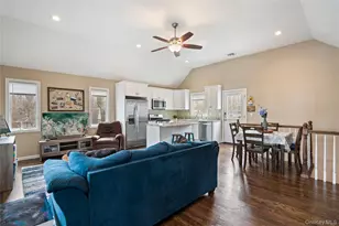 52 Hewlett Dr, Sound Beach, NY 11789 - Photo 5