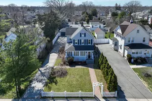 420 Scranton Ave, Lynbrook, NY 11563 - Photo 21