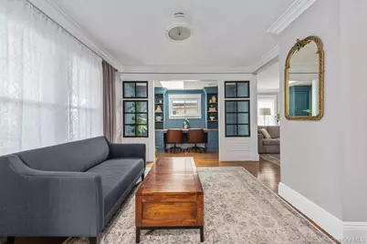 420 Scranton Avenue, Lynbrook, NY 11563 - Photo 3