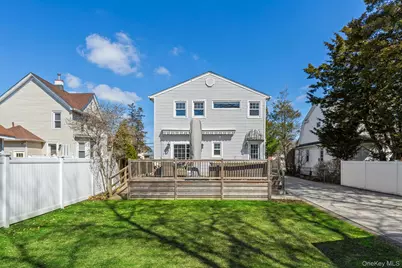 420 Scranton Avenue, Lynbrook, NY 11563 - Photo 17