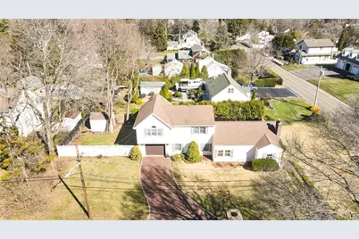 43 Fort Hill Road, Huntington, NY 11743 - Photo 3