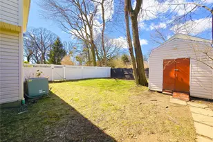 43 Fort Hill Rd, Huntington, NY 11743 - Photo 25