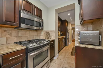 144-37 68th Avenue, Kew Gardens, NY 11367 - Photo 5