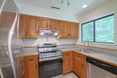 156 Stone Meadow, South Salem, NY 10590 - Photo 9