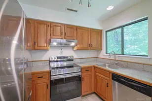 156 Stone Meadow, South Salem, NY 10590 - Photo 9