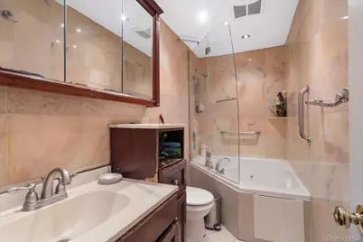 569 Peninsula Boulevard, Cedarhurst, NY 11516 - Photo 27