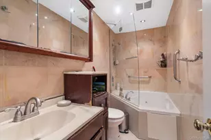 569 Peninsula Blvd, Cedarhurst, NY 11516 - Photo 27