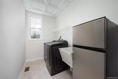 27 E Van Buren Way, Hopewell Junction, NY 12533 - Photo 17